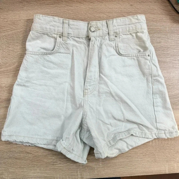 Zara High Waisted Z1975 Mom Fit Denim High Waist Jean Shorts Light Blue 7147-222 - Picture 1 of 9